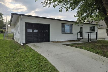 1406 N 8th Street , Beatrice, NE 68310