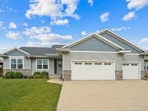 8313 Monterey Dr NE, Cedar Rapids, IA 52402
