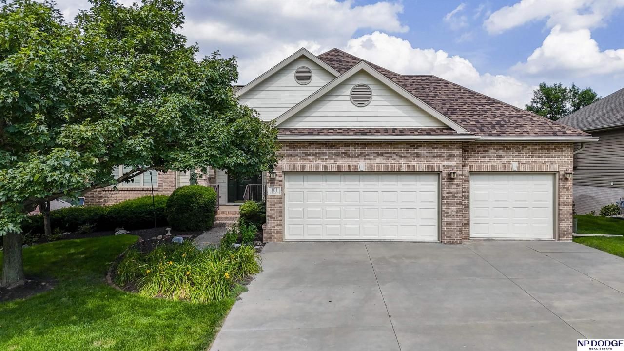 101 S 202nd Street , Omaha, NE 68022