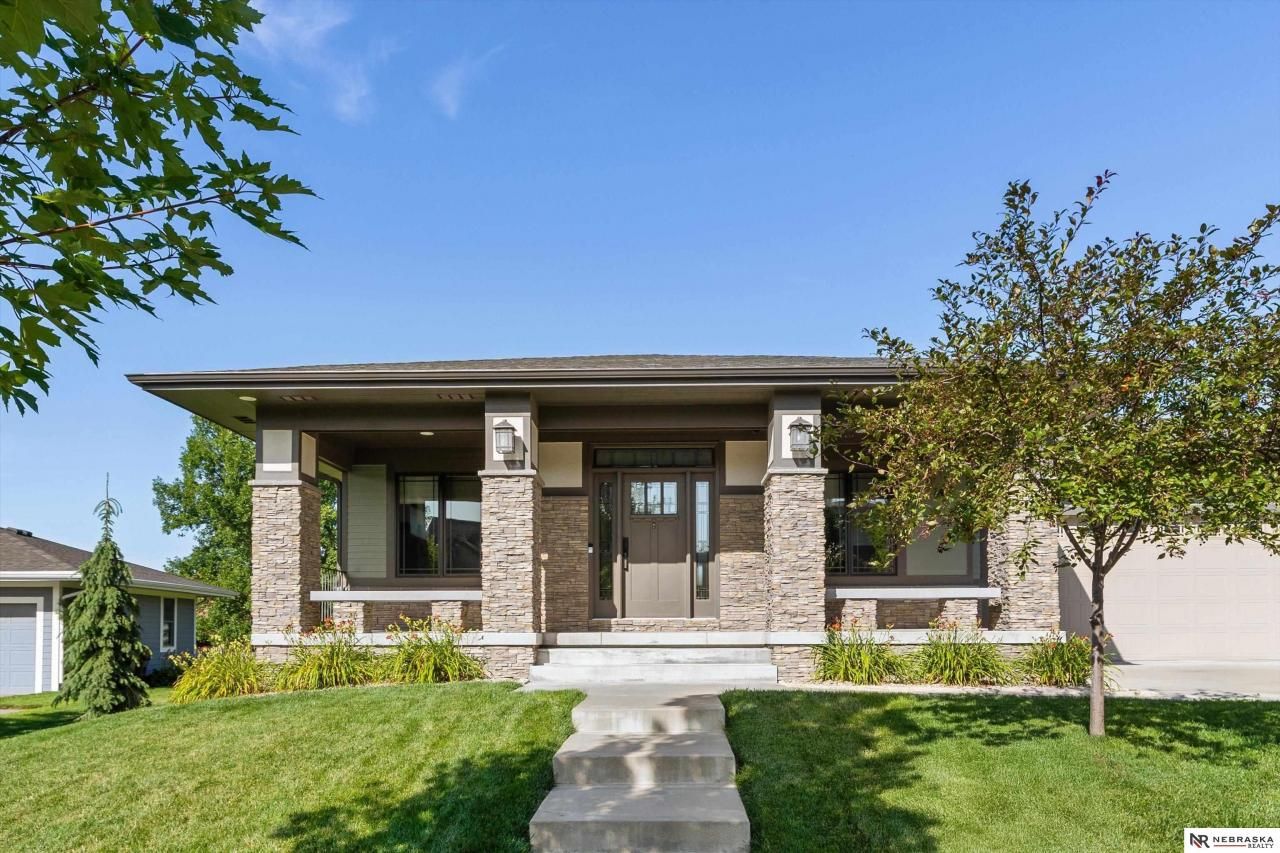 6919 Wildrye Road , Lincoln, NE 68521