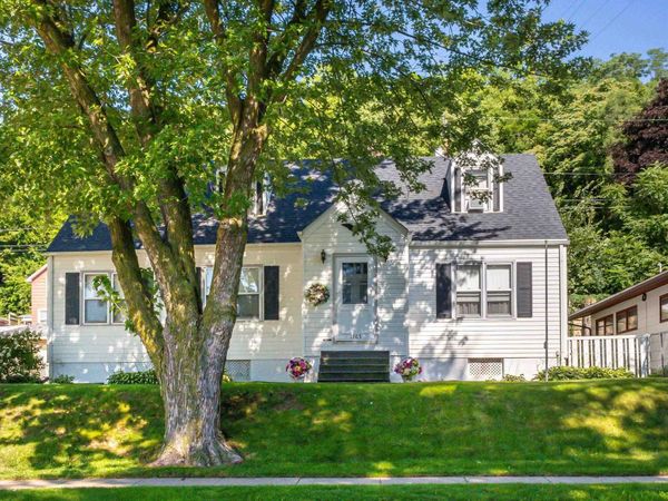 1765 Lincoln Avenue, Dubuque, IA 52001