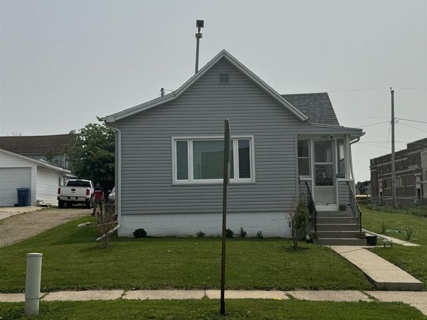 108 S 12Th Street, Marshalltown, IA 50158