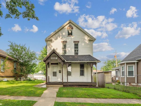 1219 N 7Th Street, Burlington, IA 52601