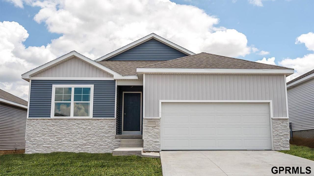 7206 S 205th Street , Gretna, NE 68028