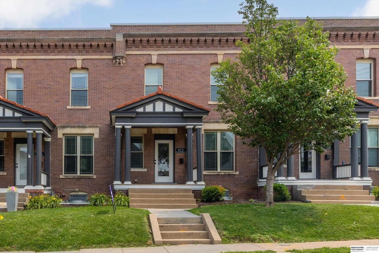815 S 33rd Street , Omaha, NE 68105
