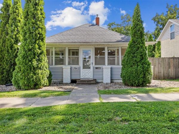 1395 9th Street , Marion, IA 52302