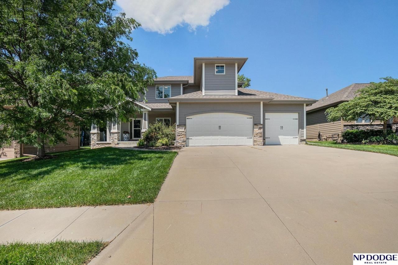 17420 Bondesson Street , Bennington, NE 68007