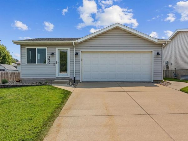5655 Deerwood Street SW, Cedar Rapids, IA 52404