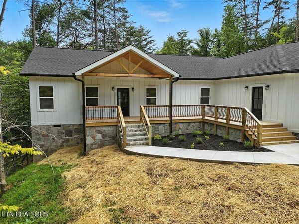 177 Cove Springs Drive Drive, Dandridge, TN 37725