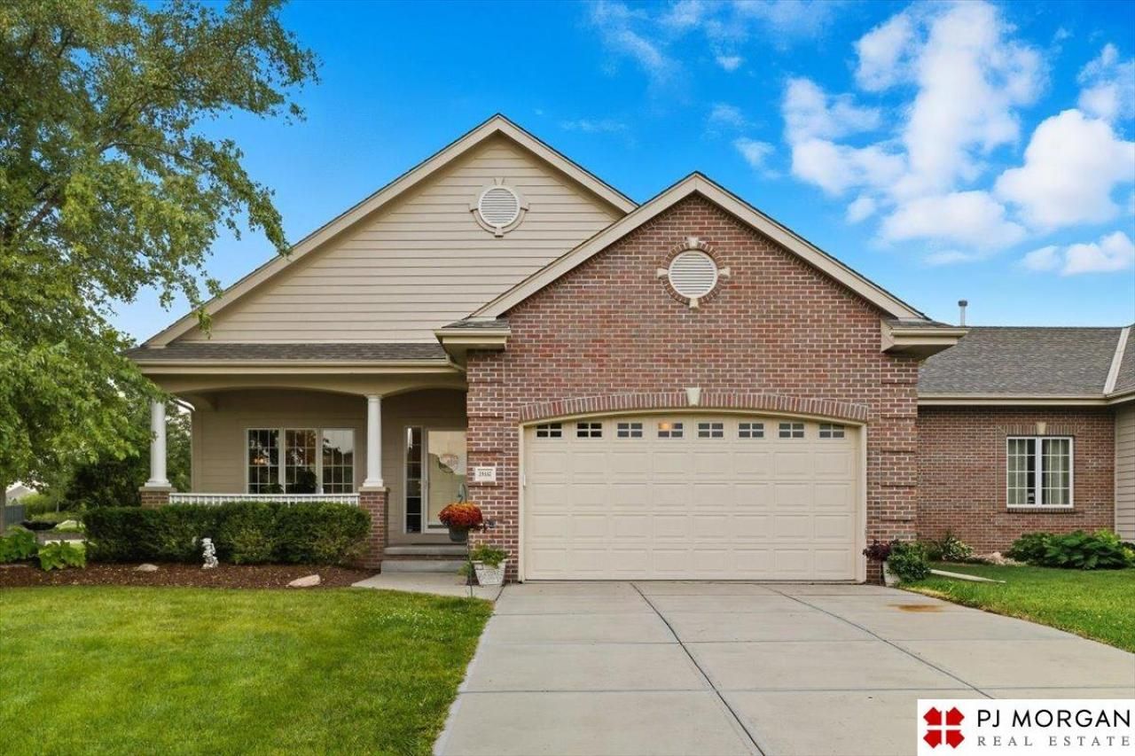19332 Franklin Circle , Omaha, NE 68022