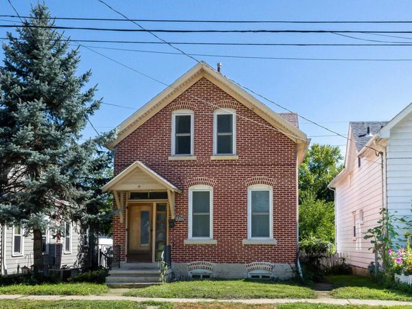2760 Central Avenue, Dubuque, IA 52001