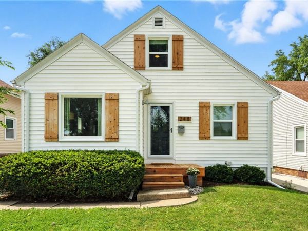 248 12th Street NW, Cedar Rapids, IA 52405