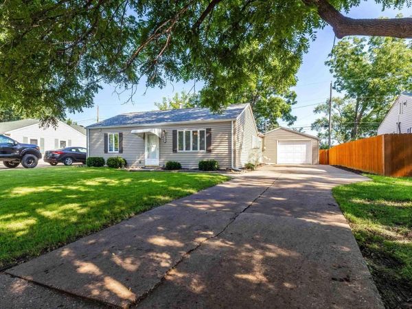 3006 W 71ST Street, Davenport, IA 52806