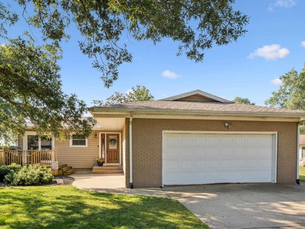 9 CRESTVIEW Drive, Geneseo, IL 61254