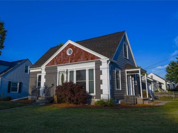 534 Memorial Drive SE, Cedar Rapids, IA 52403
