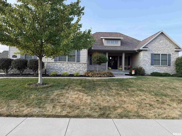 4006 KATHLEEN Way, Davenport, IA 52807