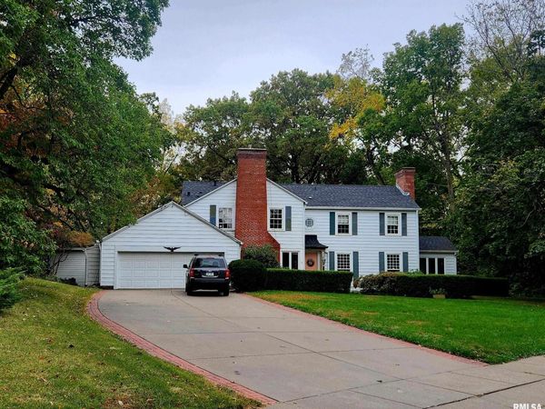 211 FERNWOOD Avenue, Davenport, IA 52803