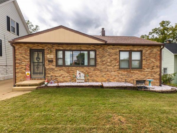1865 Wood Street, Dubuque, IA 52001
