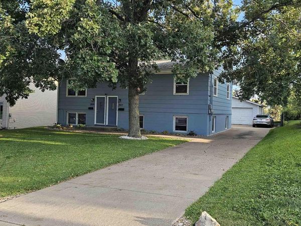 3517-3519 CENTRAL Avenue, Unit 1 & 2, Bettendorf, IA 52722