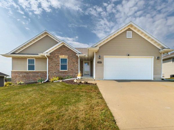 175 Bryn Drive, Peosta, IA 52068