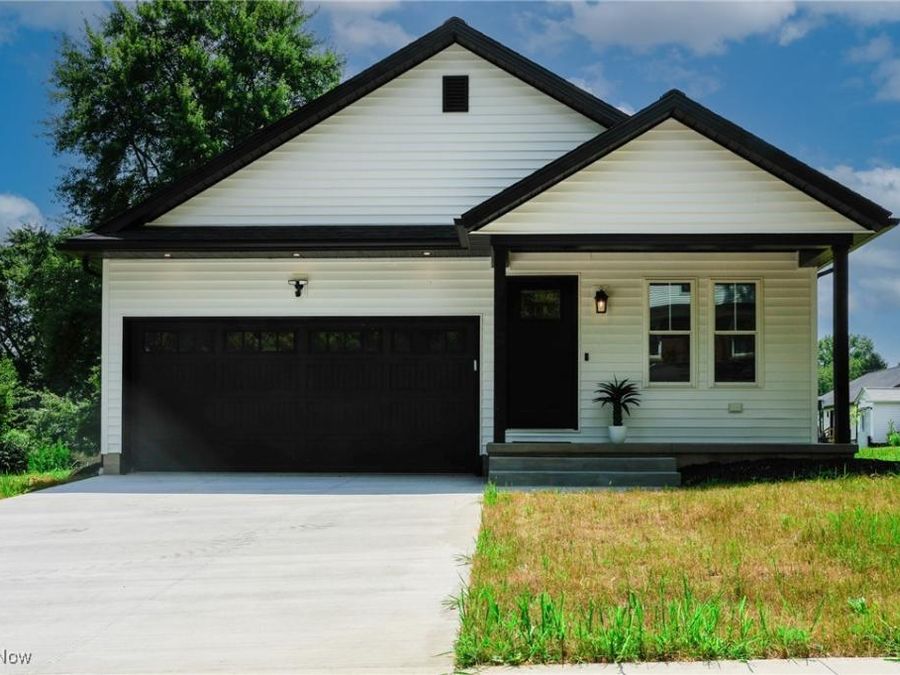 32 E Market Street, Marshallville, OH 44645 Photo 1