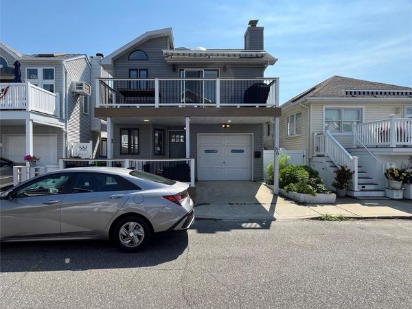 86 Connecticut Avenue , Long Beach, NY 11561