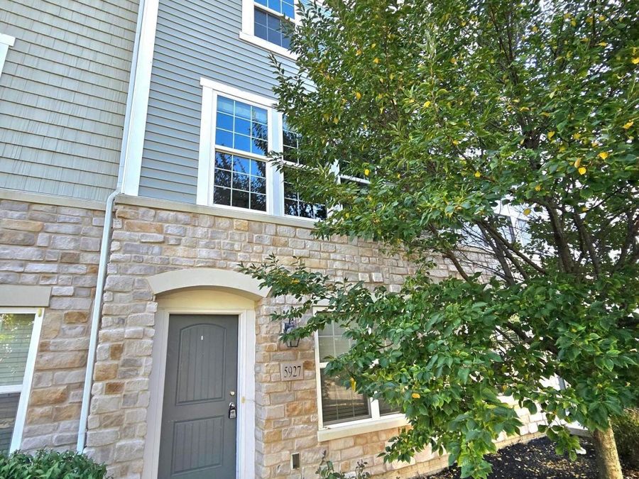 5927 Winberry Creek Drive , Dublin, OH 43016 Photo 1