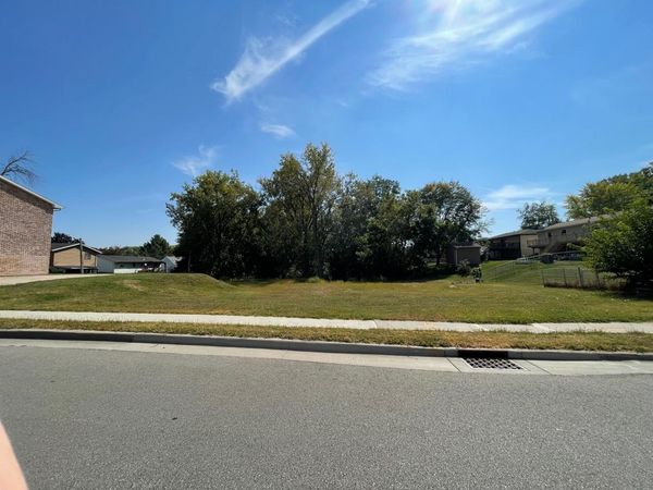 Lot Hillcrest Road, Dubuque, IA 52002
