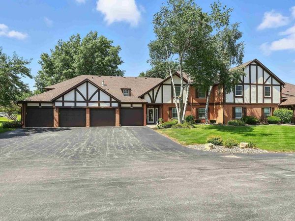 4150 E 60TH Street, Unit 1004, Davenport, IA 52807