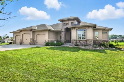 5121 COUNCIL POINTE Road, COUNCIL BLUFFS, IA 51503