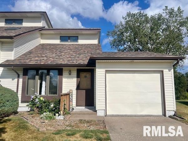 4203 LAUREL Court, Davenport, IA 52804