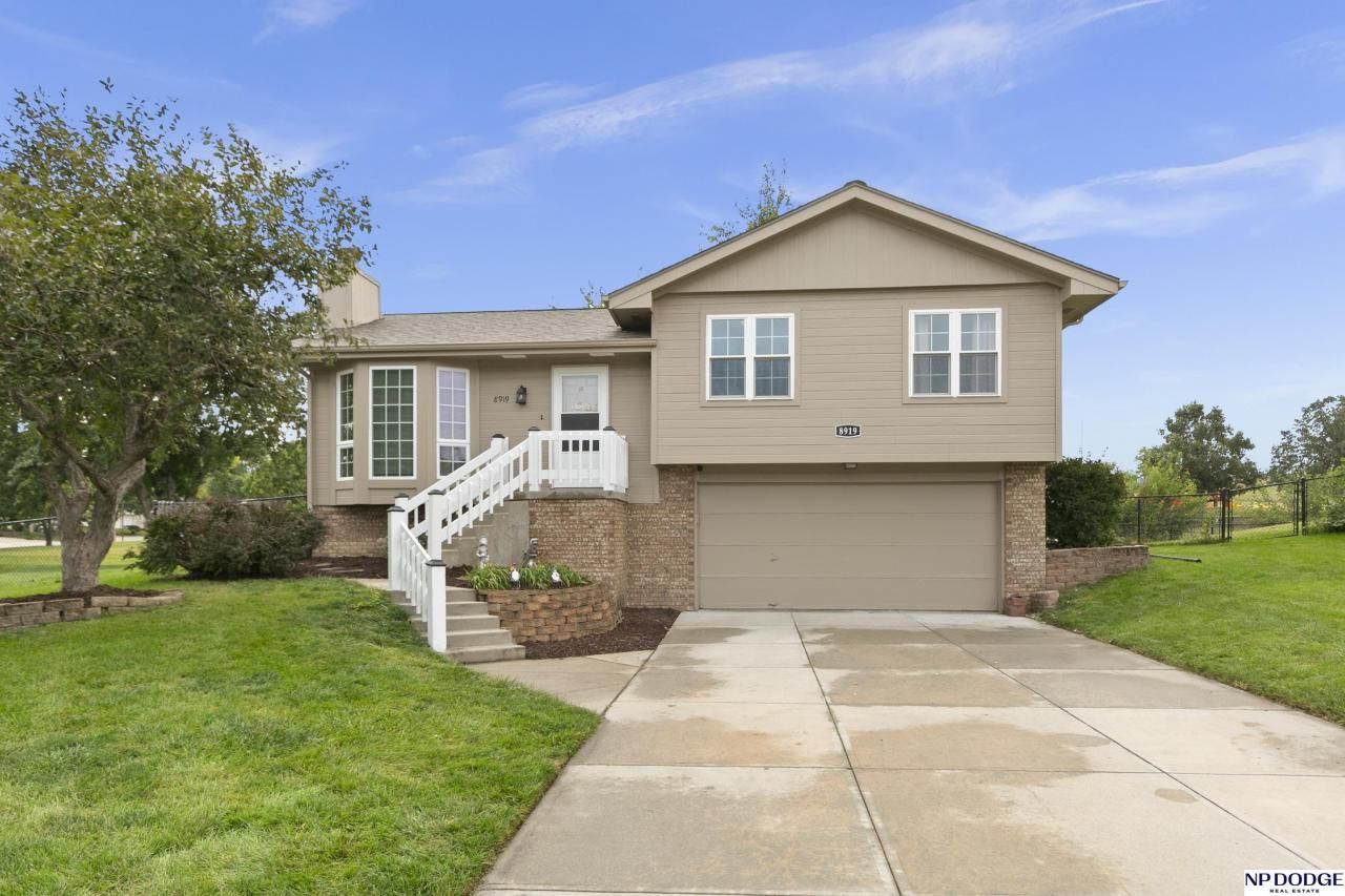8919 S 142 Avenue Circle , Omaha, NE 68138