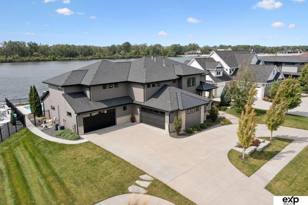 5706 N 294th Circle , Valley, NE 68064