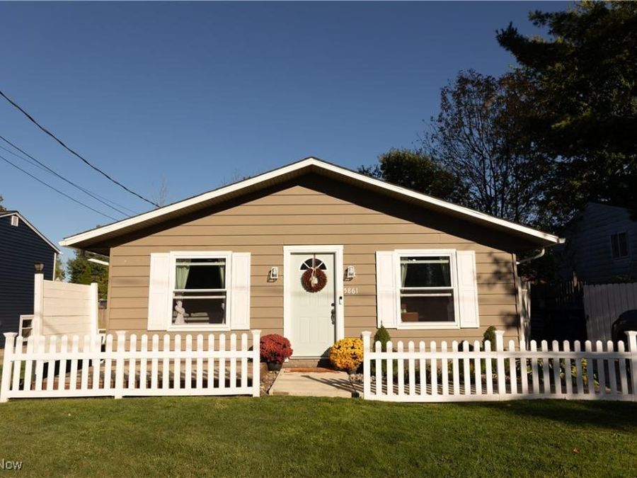 5861 Lee Avenue, North Ridgeville, OH 44039 Photo 1