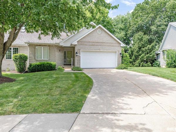 3439 MAPLE GLEN Drive, Bettendorf, IA 52722