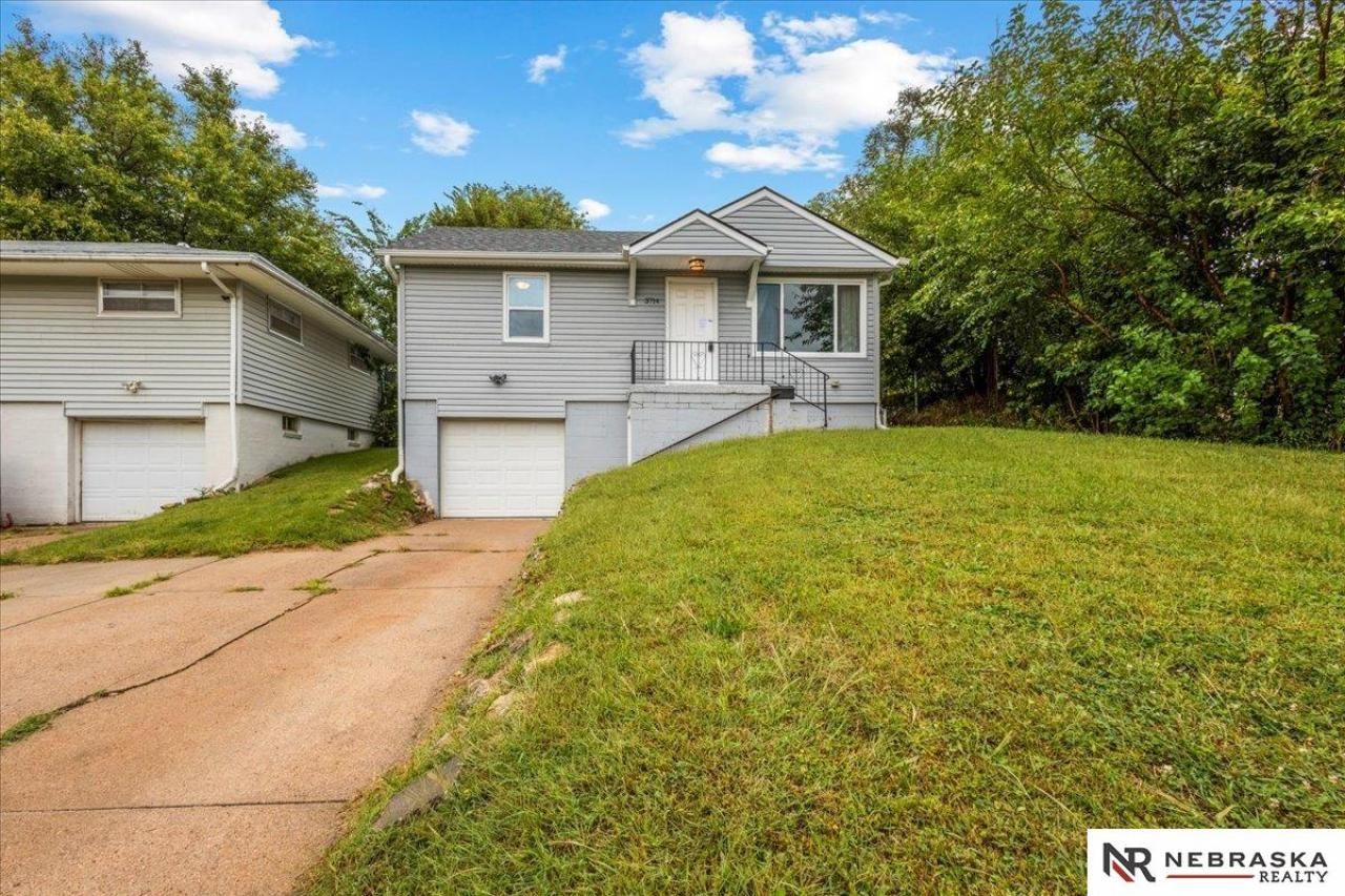3714 Crown Point Avenue , Omaha, NE 68111