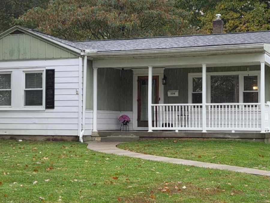 206 Farragut Road, Greenhills, OH 45218 Photo 1