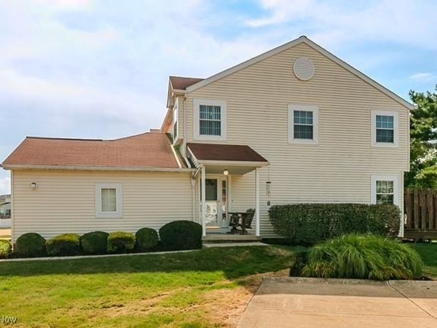 1245 Leeward Lane, Unit A, Willoughby, OH 44094 Photo 1