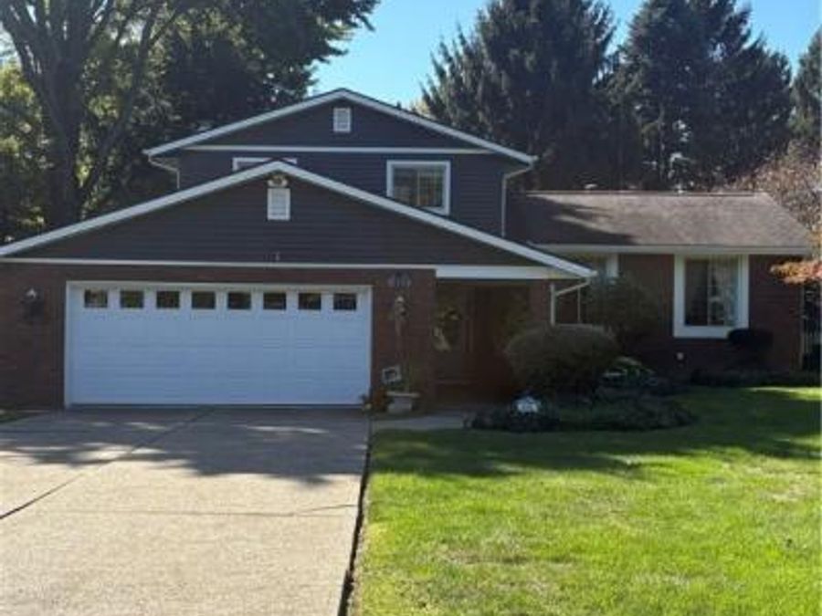 500 Heatherwood Street SW, North Canton, OH 44720 Photo 1