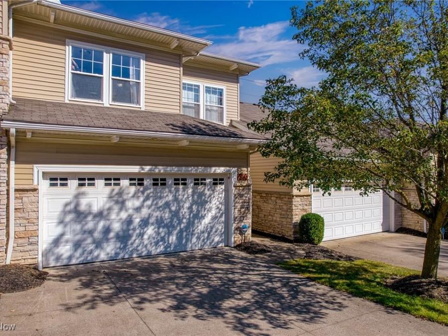 281 Crescent Ridge Drive, Seven Hills, OH 44131 Photo 1