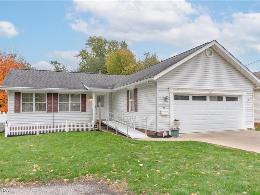 914 Benskin Avenue SW, Canton, OH 44710 Photo 1