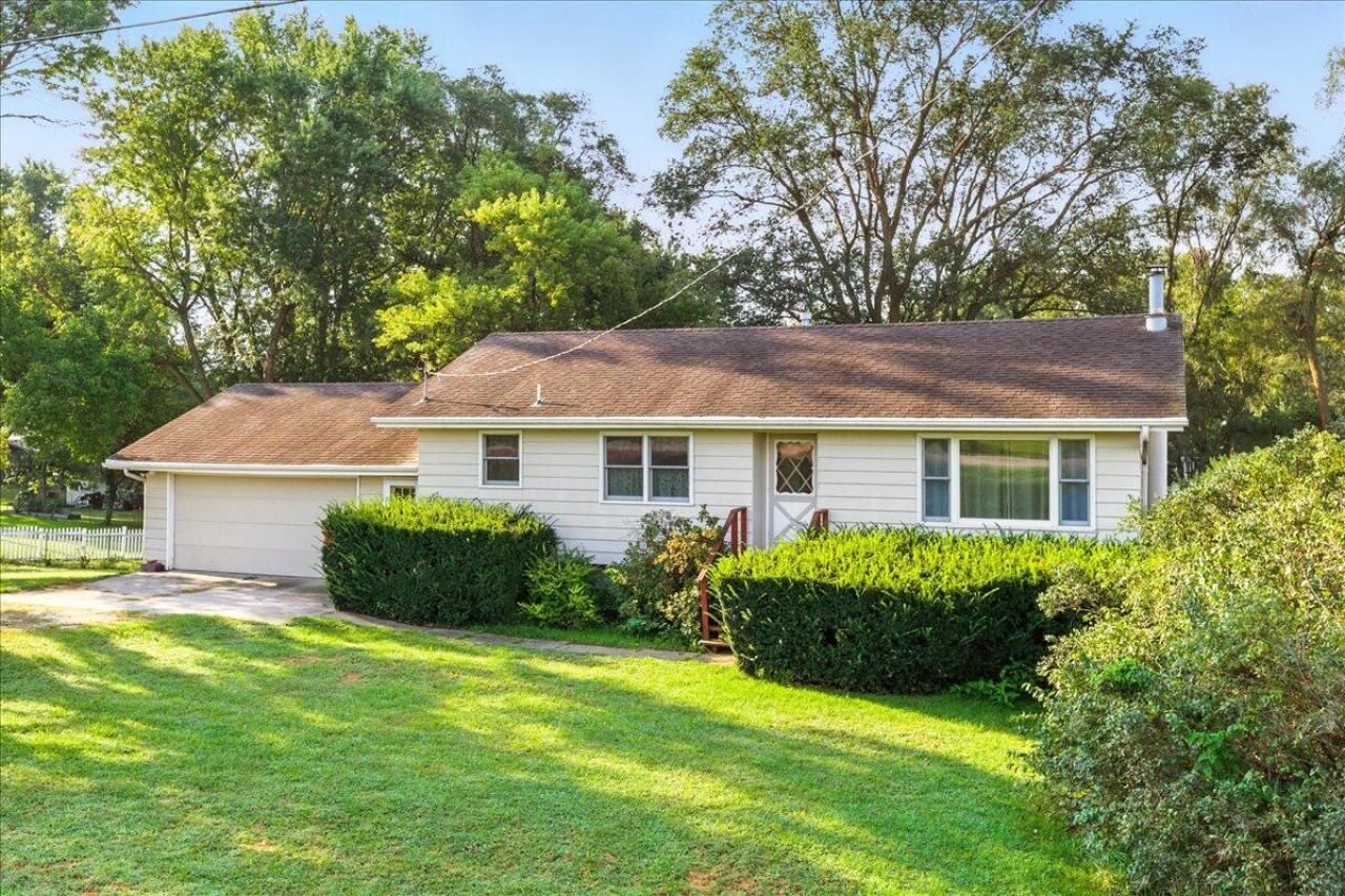 21823 CHESTNUT Road, COUNCIL BLUFFS, IA 51503