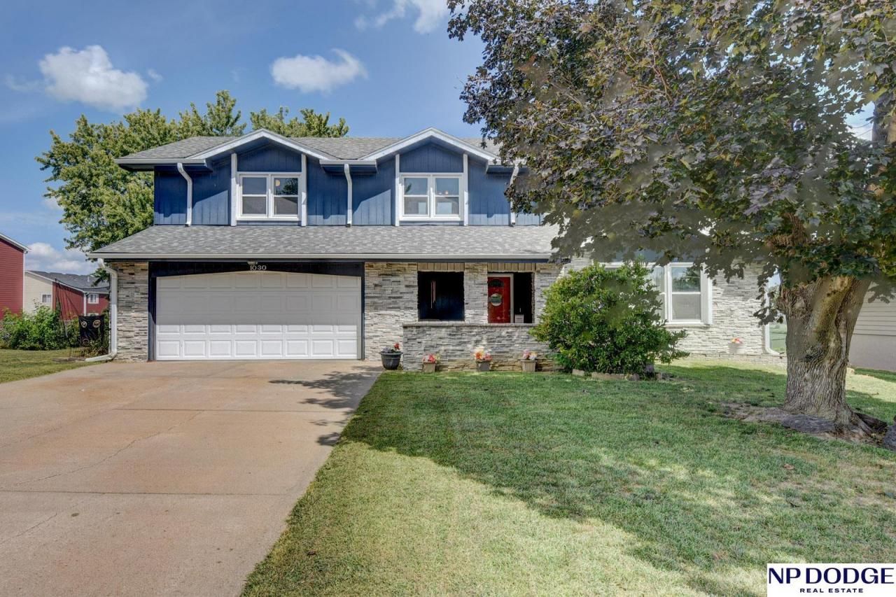 1030 Grenoble Drive , Bellevue, NE 68123
