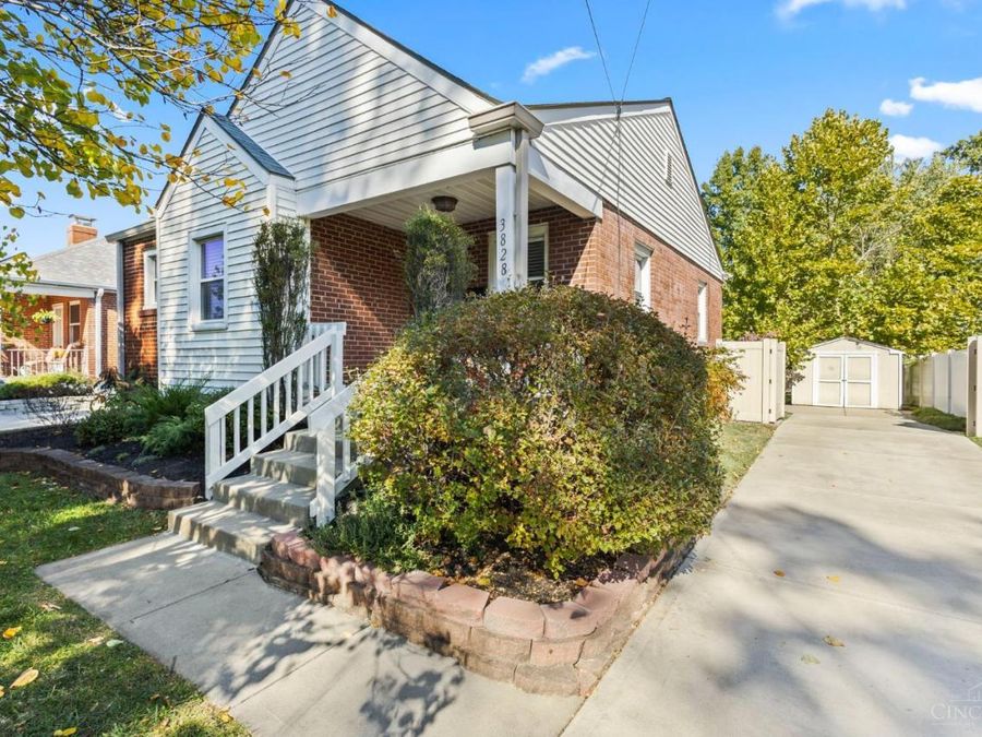 3828 St Johns Terrace, Deer Park, OH 45236 Photo 1