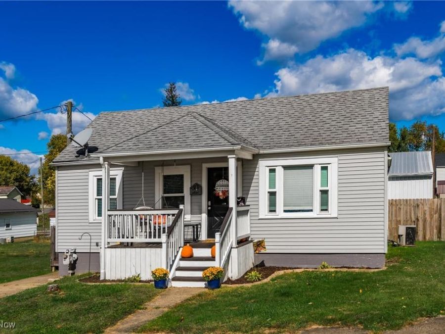 97 E Main Street, South Zanesville, OH 43701 Photo 1