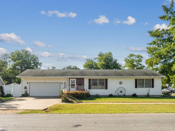 1315 Acres Street, Burlington, IA 52601