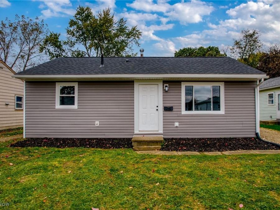 2109 Willowrow Avenue, Canton, OH 44705 Photo 1