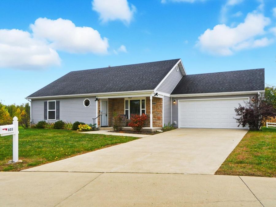605 Fenview Drive, New Carlisle, OH 45344 Photo 1