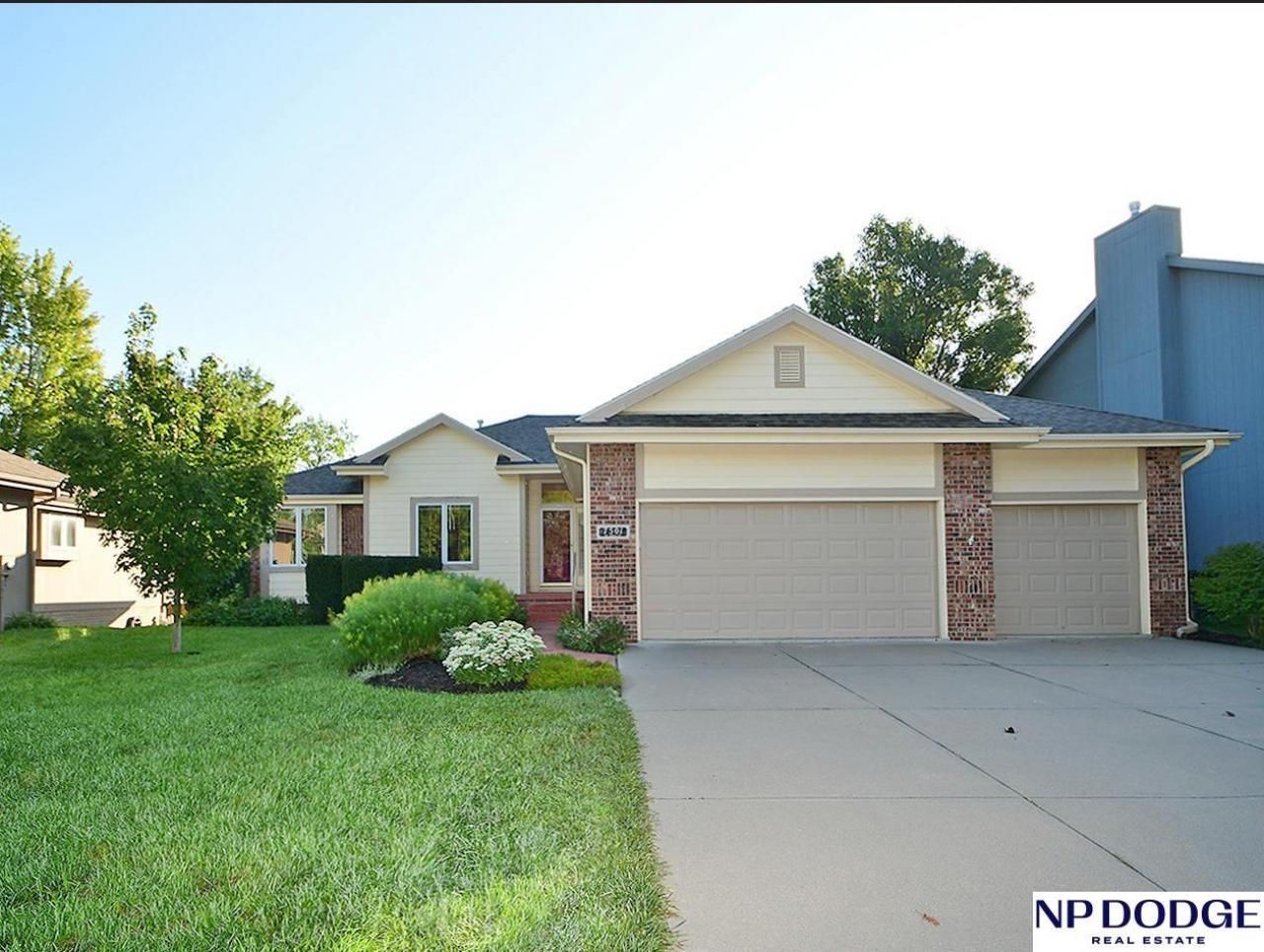 7501 S 166 Street , Omaha, NE 68136