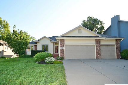 7501 S 166 Street , Omaha, NE 68136